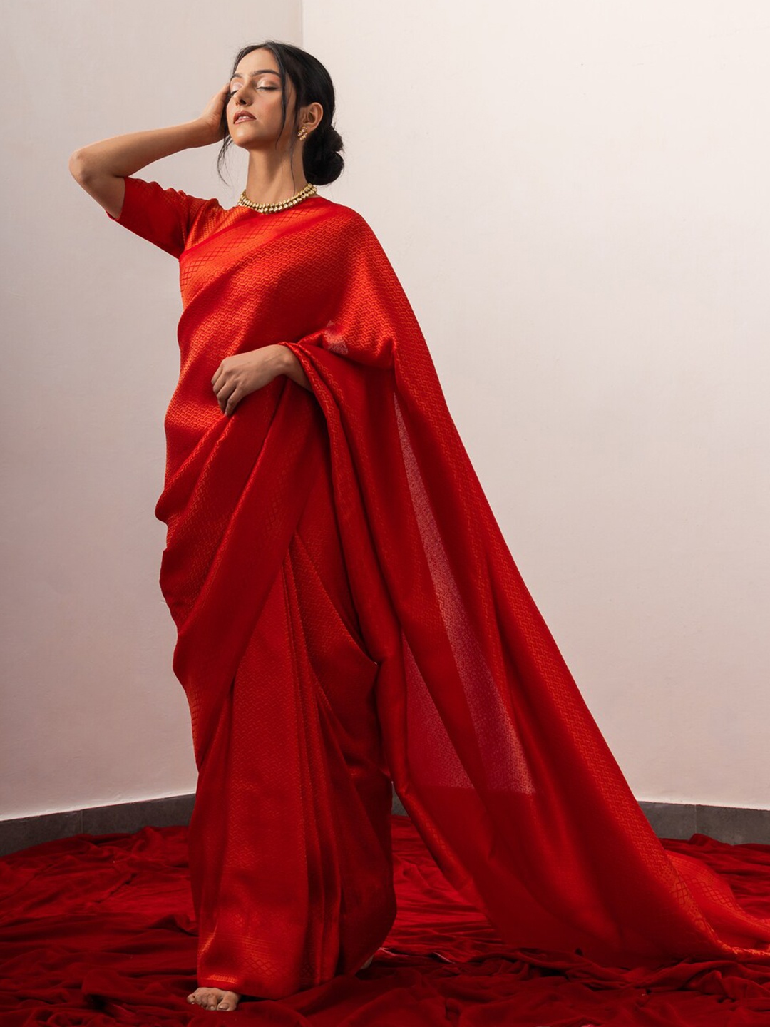 

Triyah Woven Design Zari Silk Blend Saree, Red