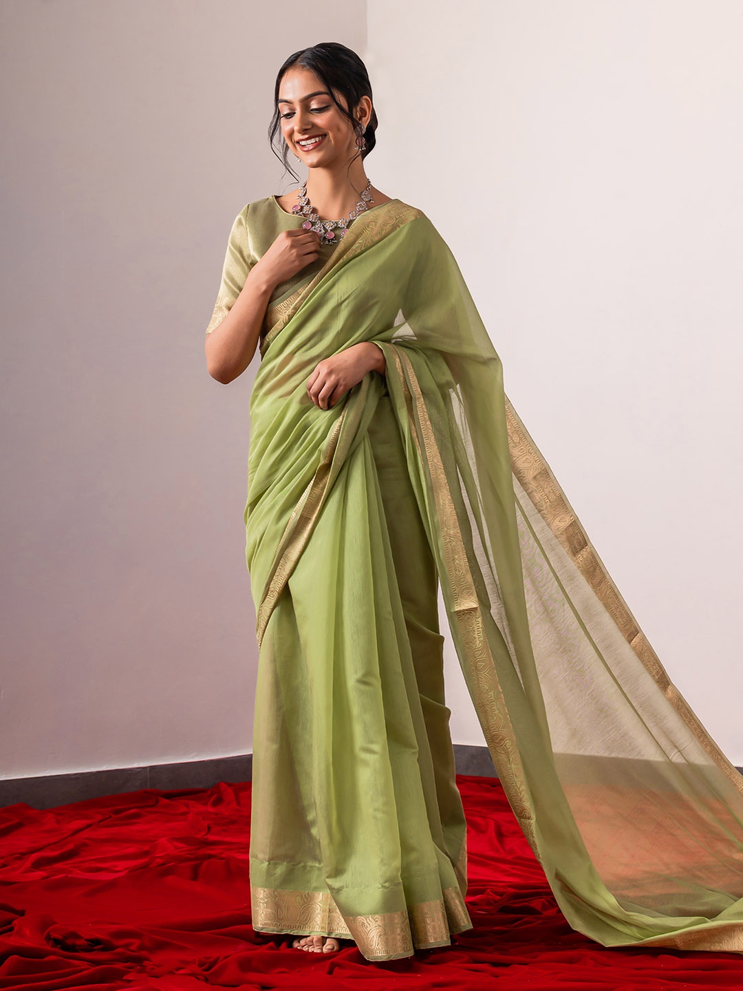 

Triyah Paisley Woven Design Zari Saree, Green