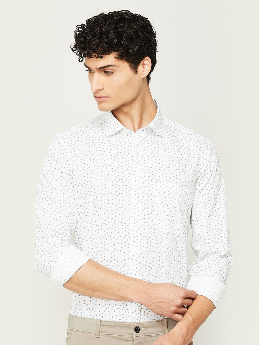 

CODE by Lifestyle Men White Slim Fit Printed Casual Shirt