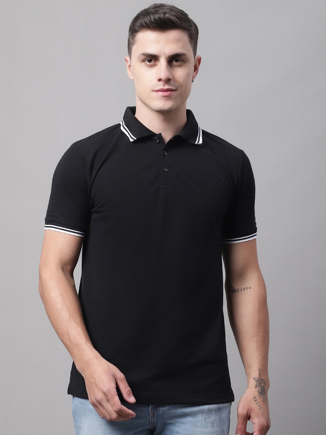 

DOOR74 Men Black Polo Collar T-shirt