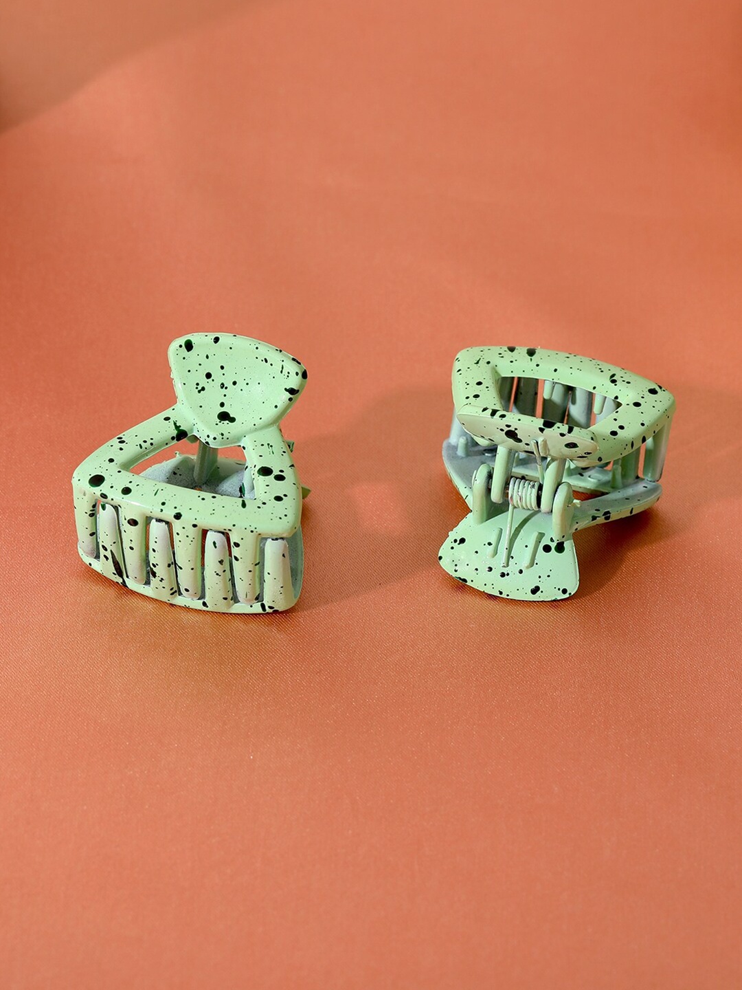

Estele Women Set of 2 Plastic Claw Clip, Green