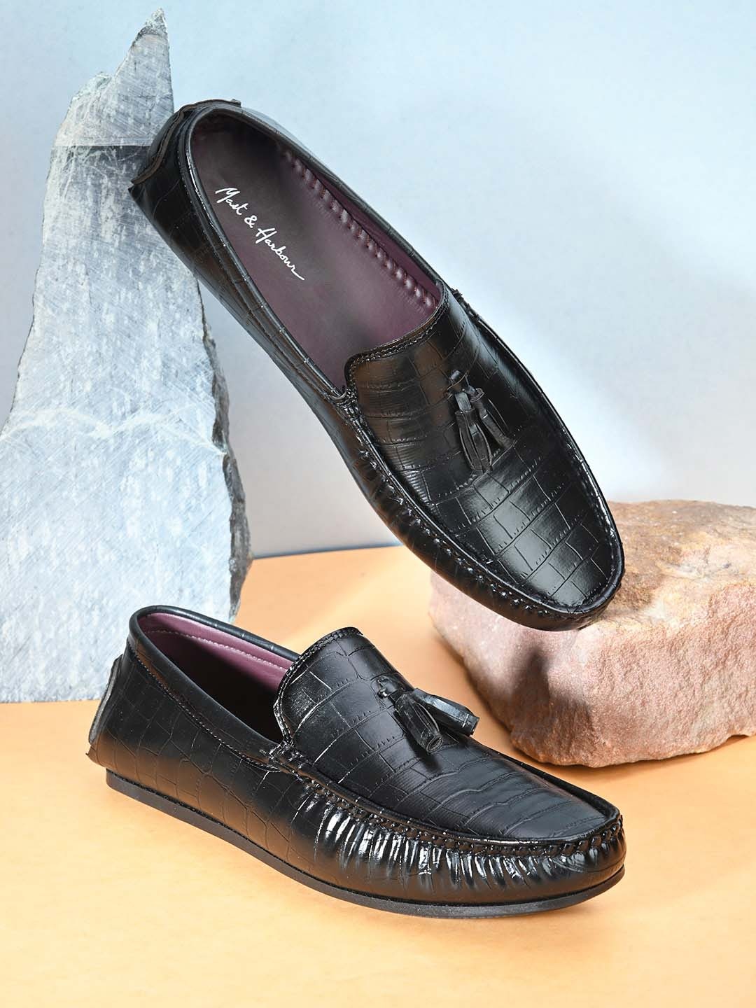 

Mast & Harbour Men Textured Lightweight Comfort Insole Tassel Loafers, Black