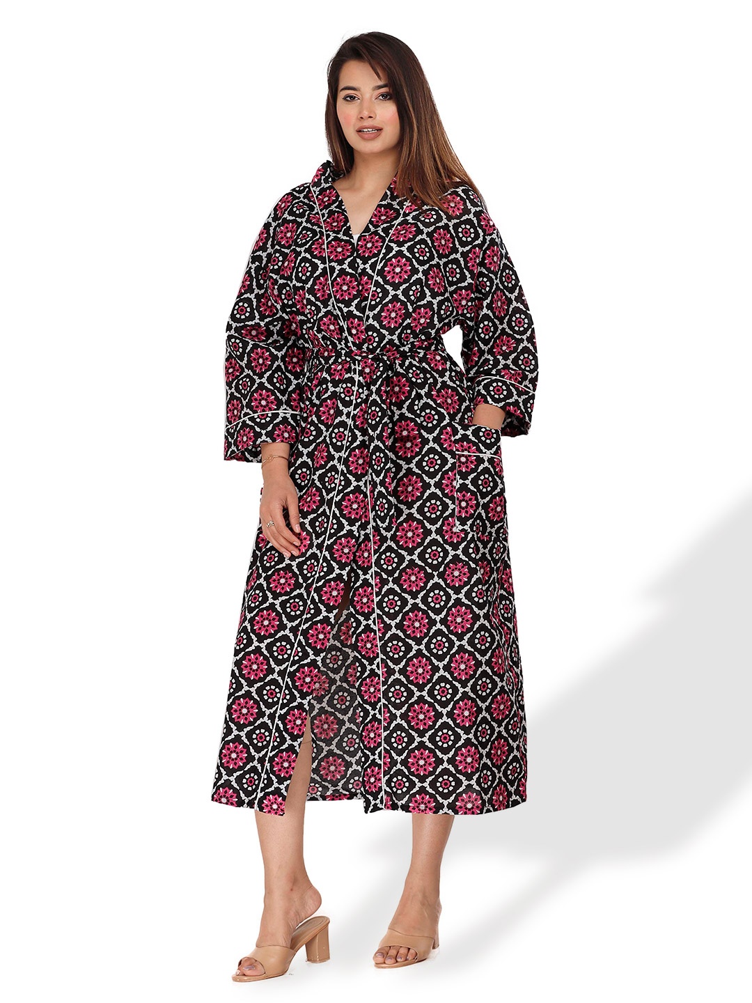 

SHOOLIN Ethnic Motifs Printed Nightdress, Black