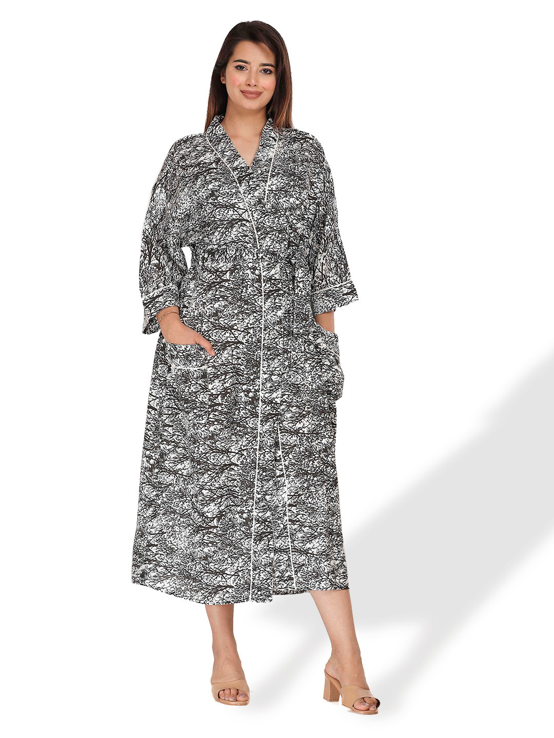 

SHOOLIN Floral Printed Nightdress, Black