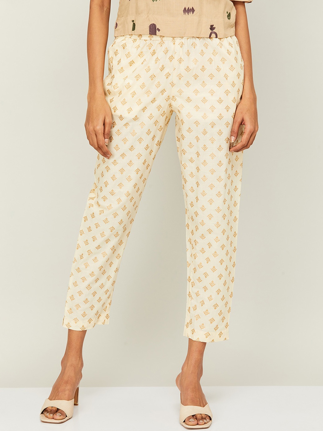 

Melange by Lifestyle Women Floral Printed Pure Cotton Cigarette Trousers, Cream
