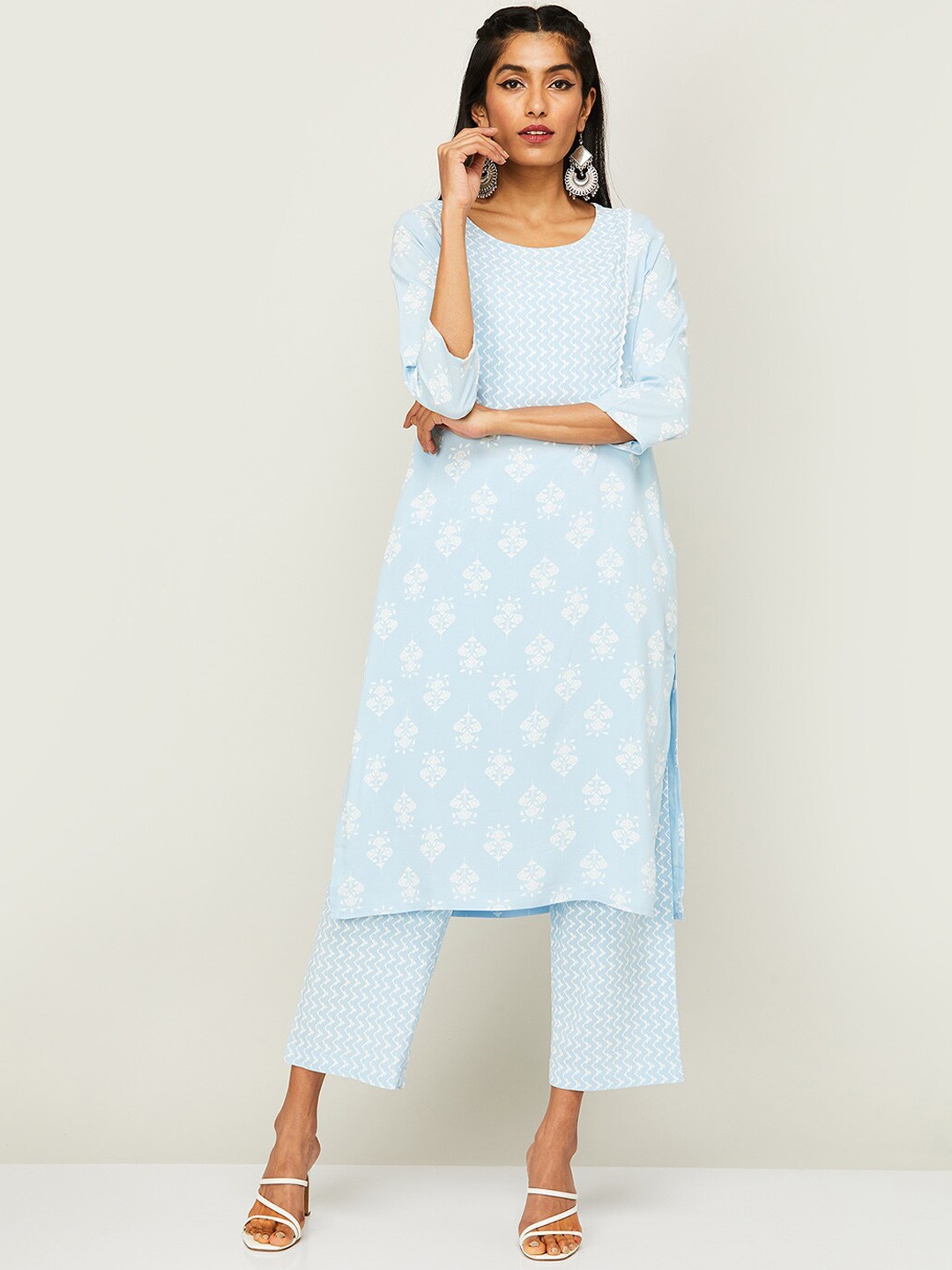 

Melange by Lifestyle Ethnic Motif Printed Rayon Kurta with Palazzos, Blue