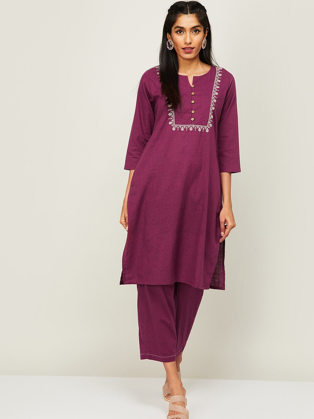 

Melange by Lifestyle Notched Neck Ethnic Motifs Printed Pure Cotton Kurta with Pyjamas, Purple