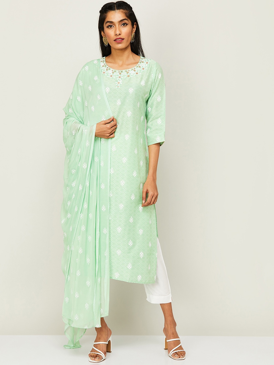 

Melange by Lifestyle Ethnic Motifs Printed Sequinned Kurta with Trousers & Dupatta, Green