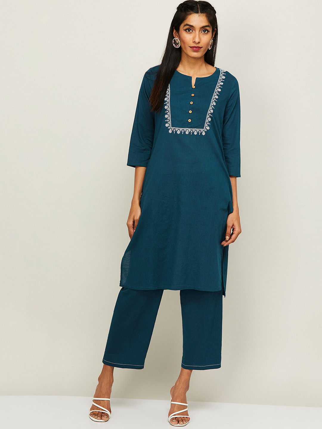 

Melange by Lifestyle Ethnic Motifs Embroidered Pure Cotton Straight Kurta with Trousers, Teal
