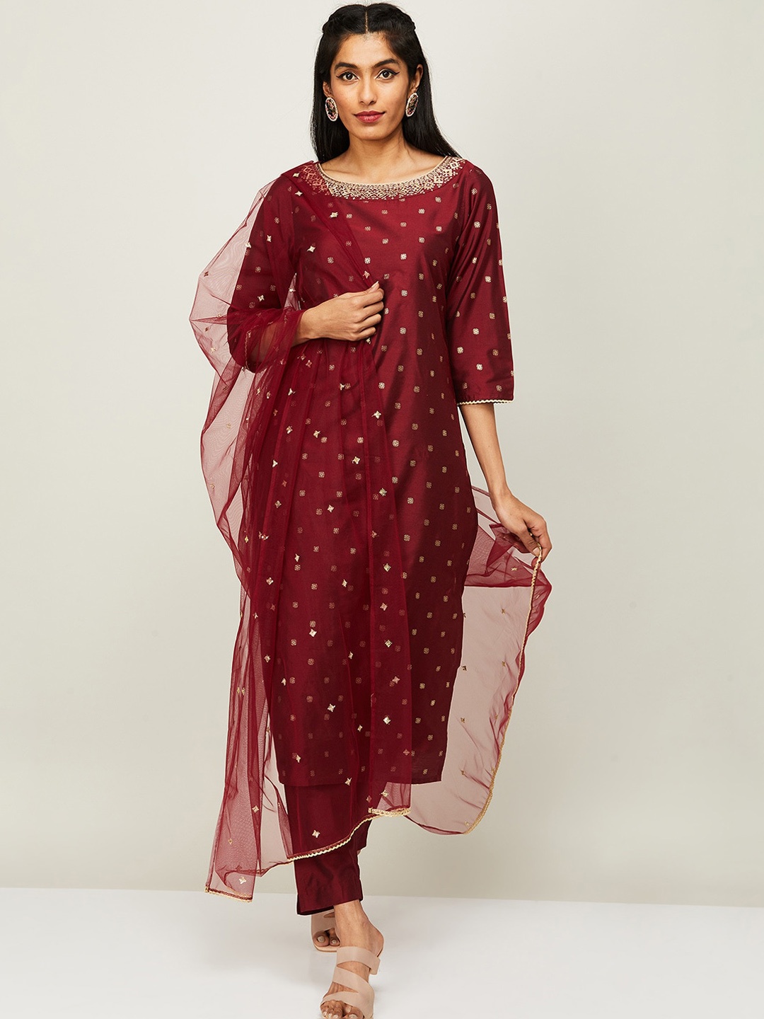 

Melange by Lifestyle Ethnic Motifs Printed Kurta with Trousers & Dupatta, Maroon