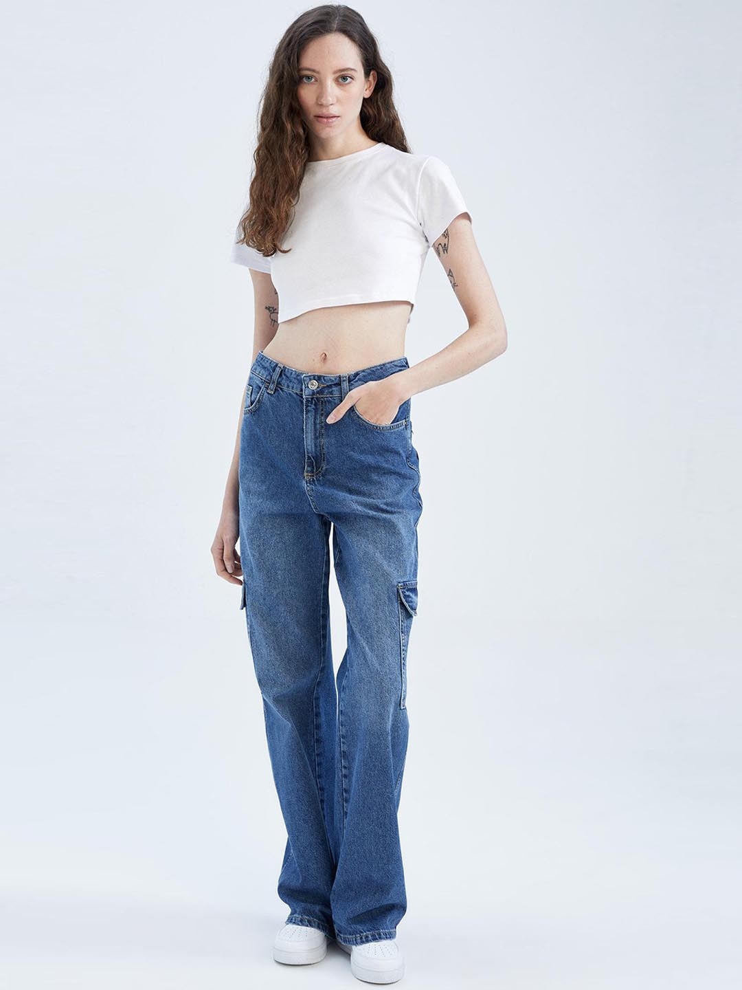 

DeFacto Women Mid Rise Clean Look Light Fade Pure Cotton Cargos Jeans, Blue