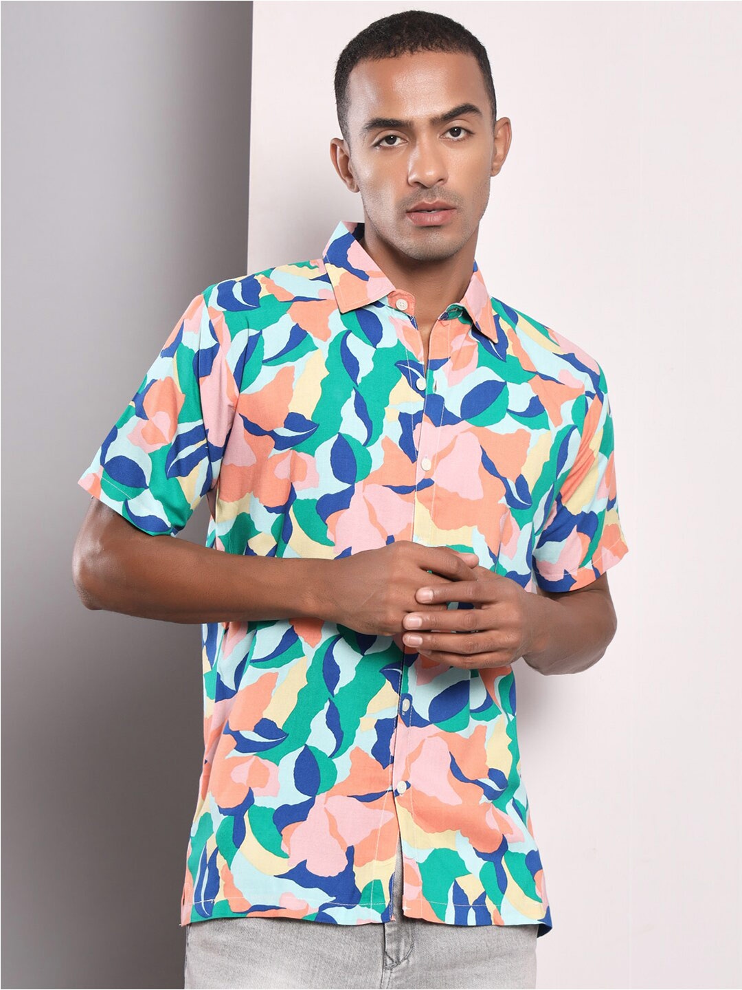 

Darzi Abstract Printed Cotton Casual Shirt, Peach