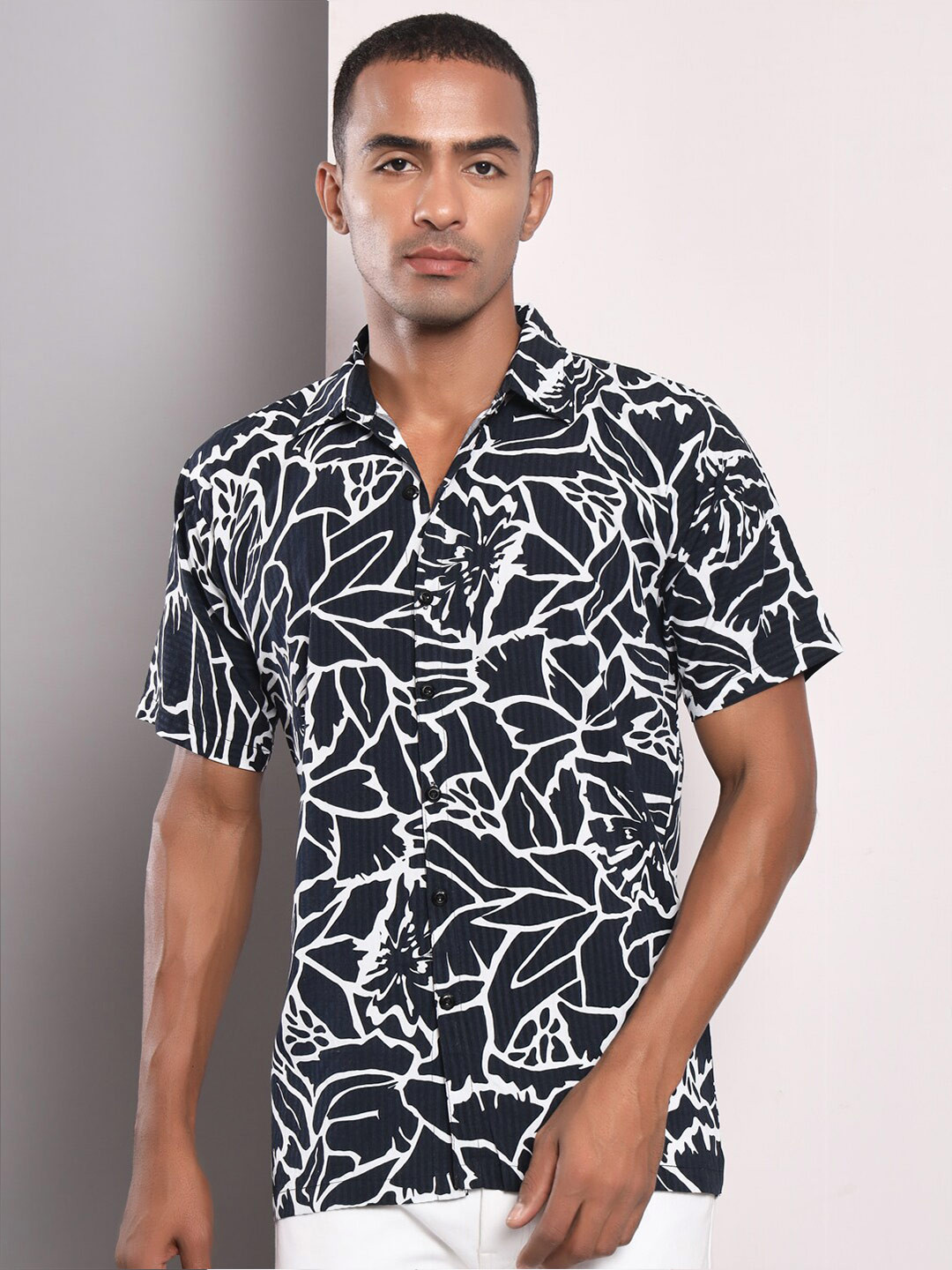 

Darzi Standard Floral Printed Cotton Casual Shirt, Black