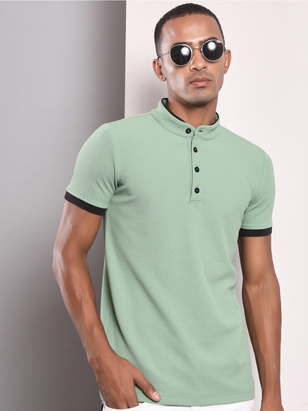 

Darzi Men Mandarin Collar Dri-FIT T-shirt, Green