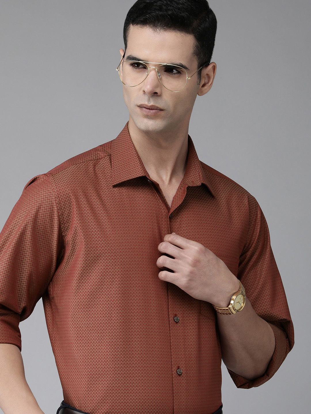 

Van Heusen Textured Standard Pure Cotton Formal Shirt, Maroon