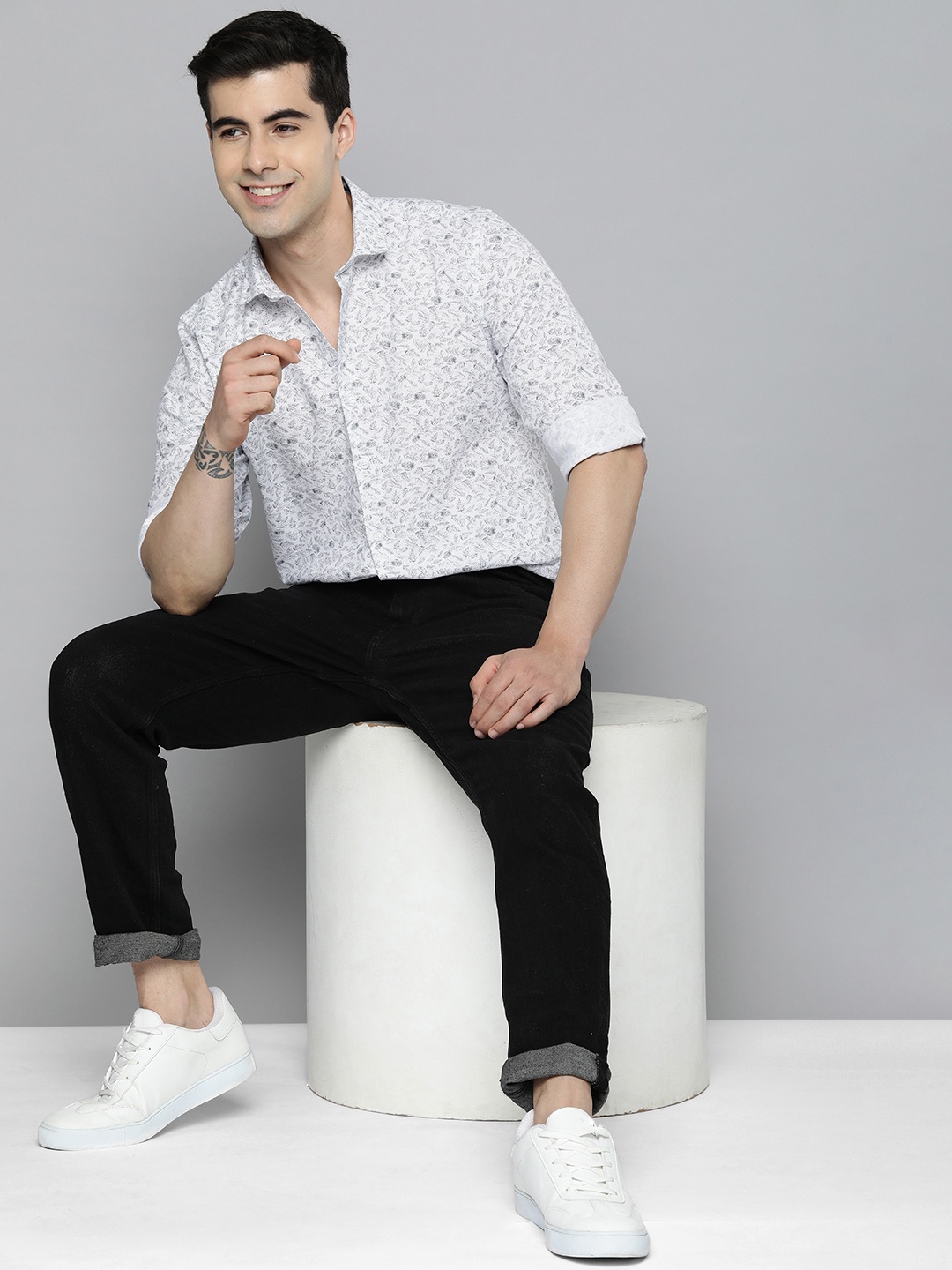 

Mast & Harbour Standard Floral Printed Casual Shirt, White