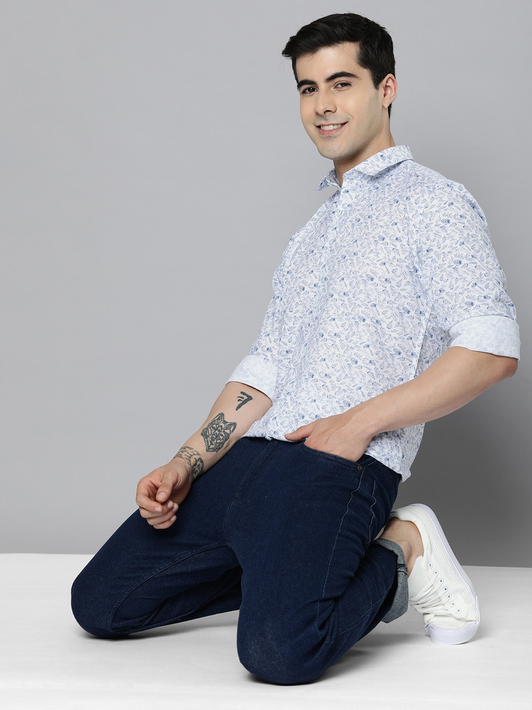 

Mast & Harbour Standard Floral Printed Casual Shirt, White