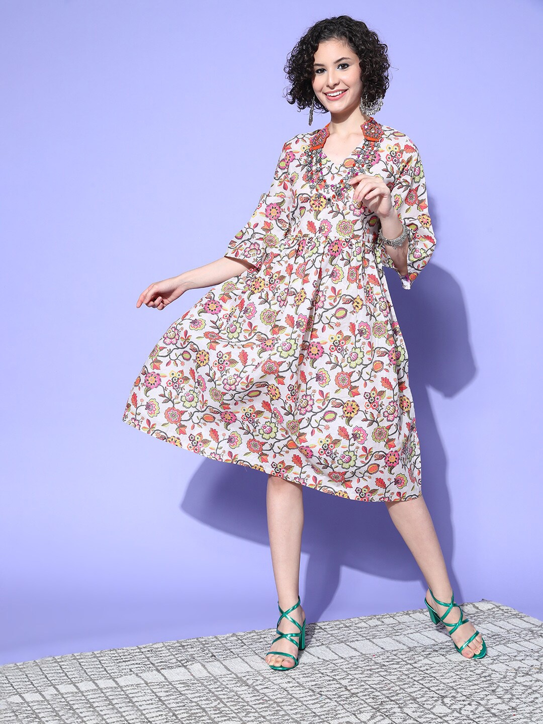 

InWeave White Floral Choker Neck Sheath Midi Dress