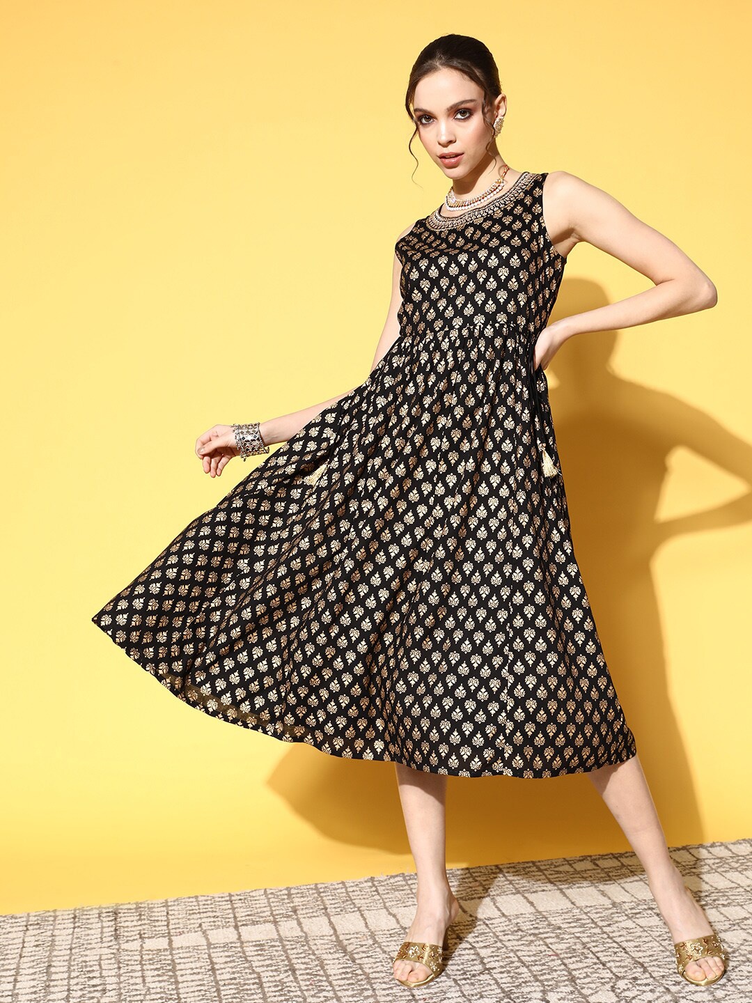 

Sunehri Ethnic Motifs Tie-Up Detail Fit & Flare Midi Dress, Black