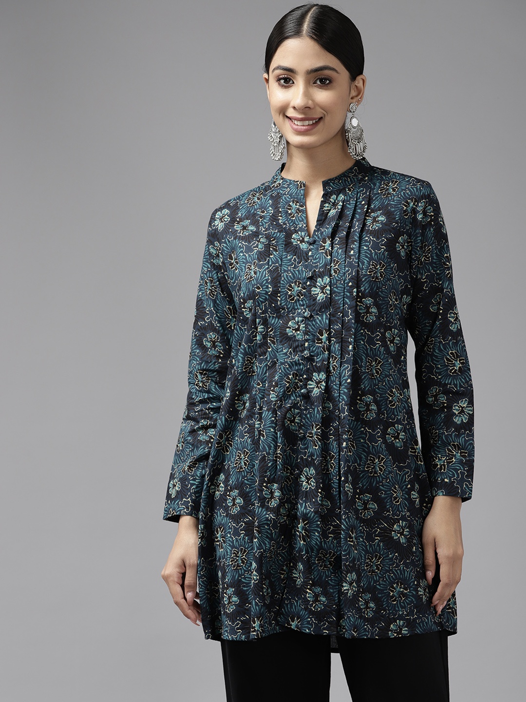 

Prakrti Floral Printed Mandarin Collar Pure Cotton Pleated Kurti, Teal