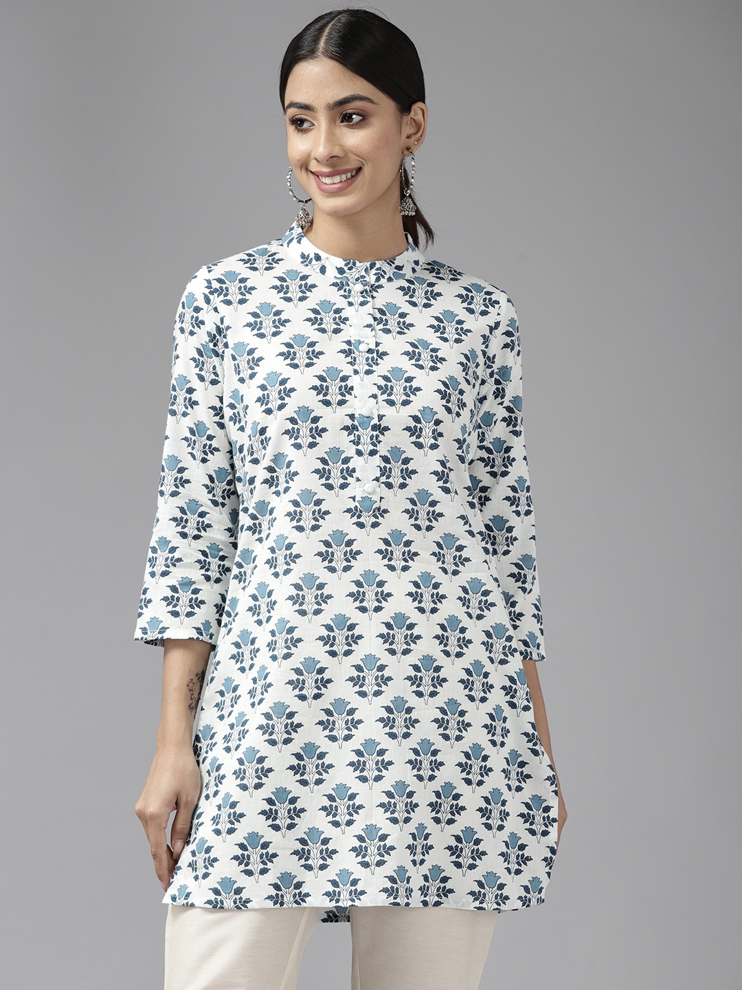 

Prakrti Floral Printed Mandarin Collar Pure Cotton Kurti, White