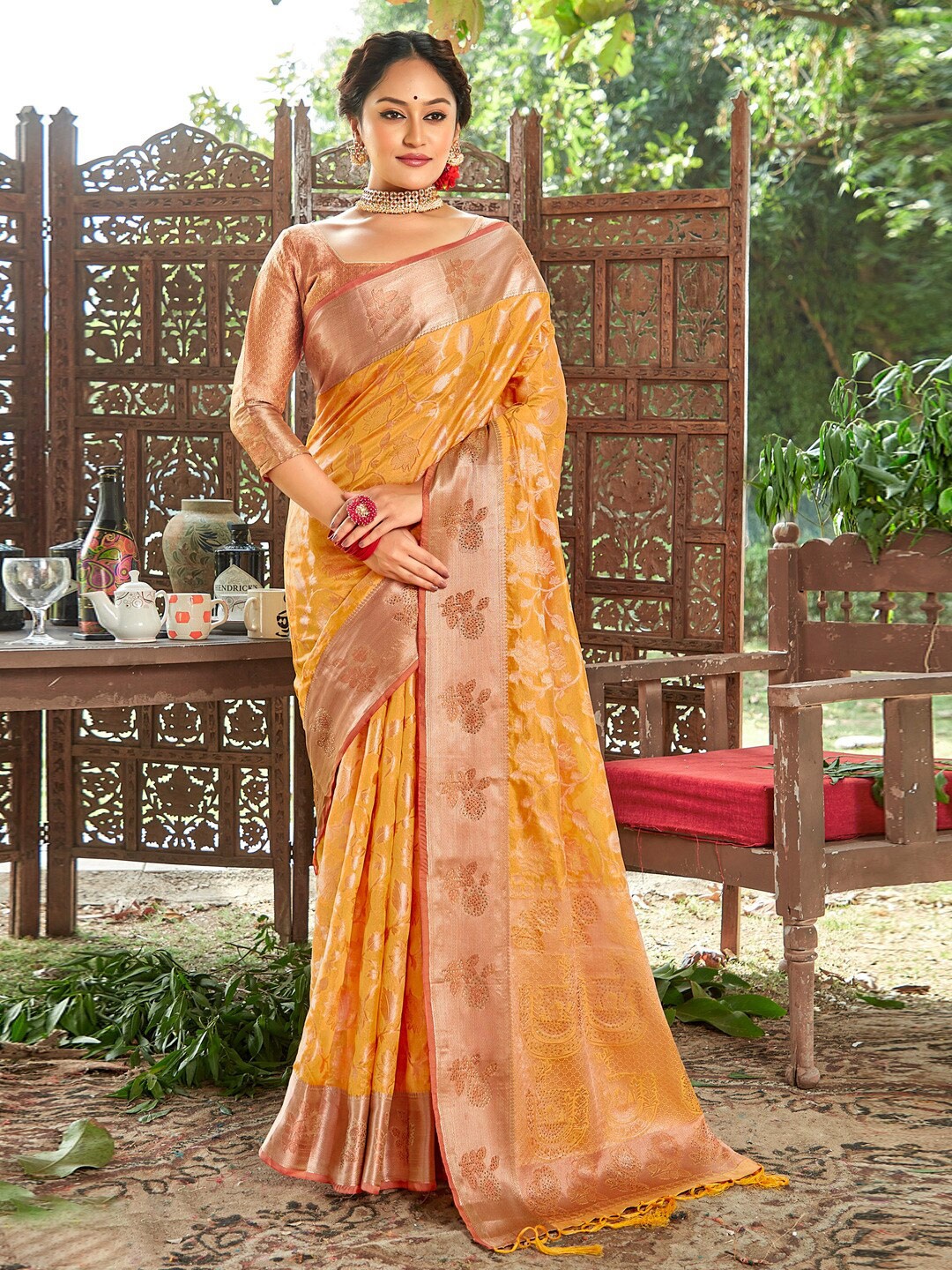 

SANGAM PRINTS Woven Design Zari Organza Saree, Yellow