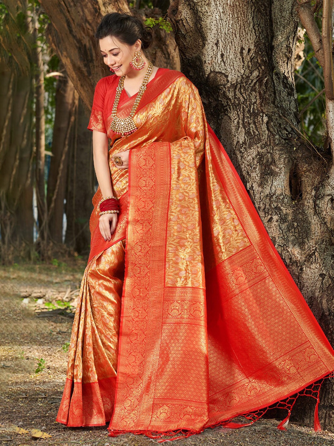 

SANGAM PRINTS Floral Woven Design Zari Pure Silk Kanjeevaram Saree, Red