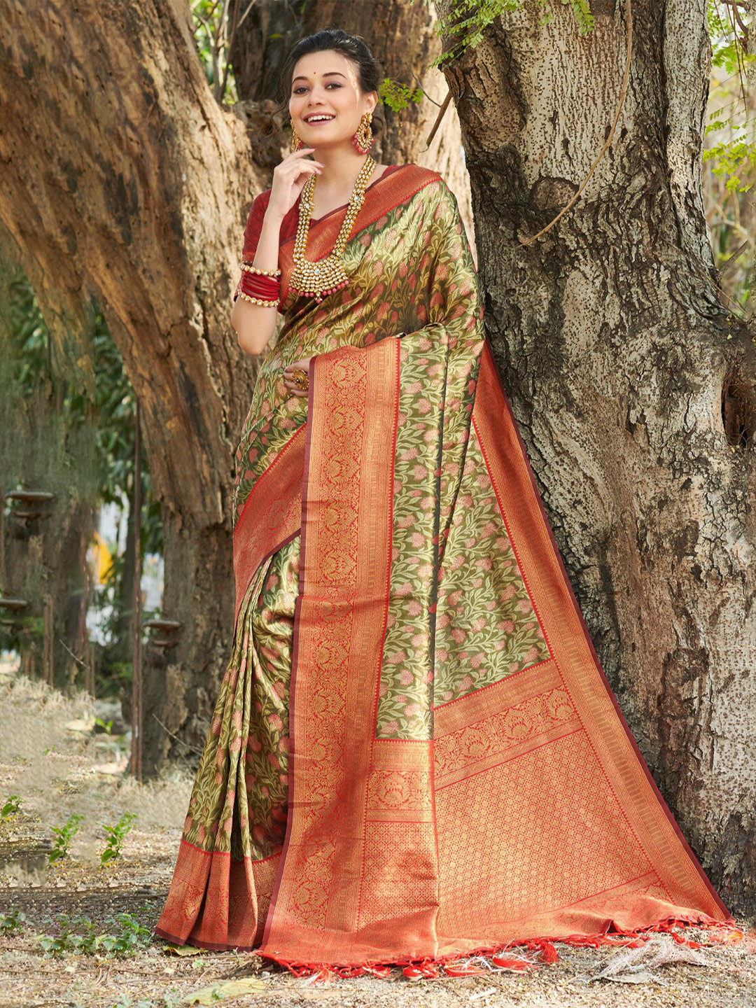

SANGAM PRINTS Woven Design Zari Pure Silk Kanjeevaram Saree, Olive
