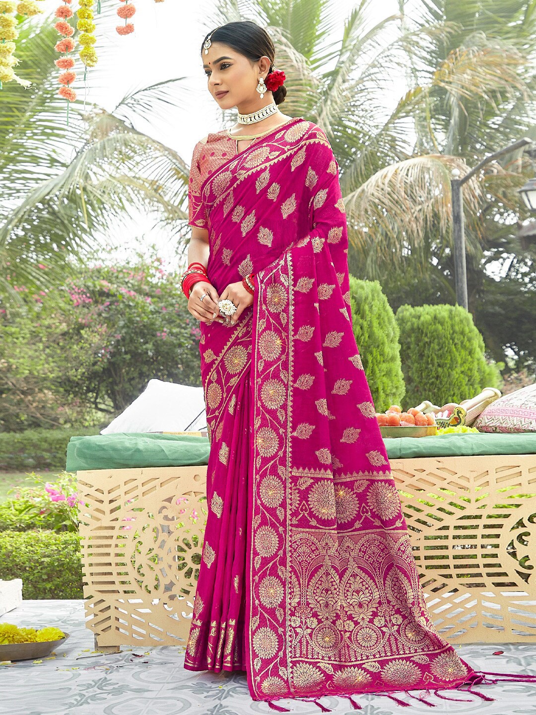 

SANGAM PRINTS Ethnic Motifs Woven Design Organza Saree, Magenta