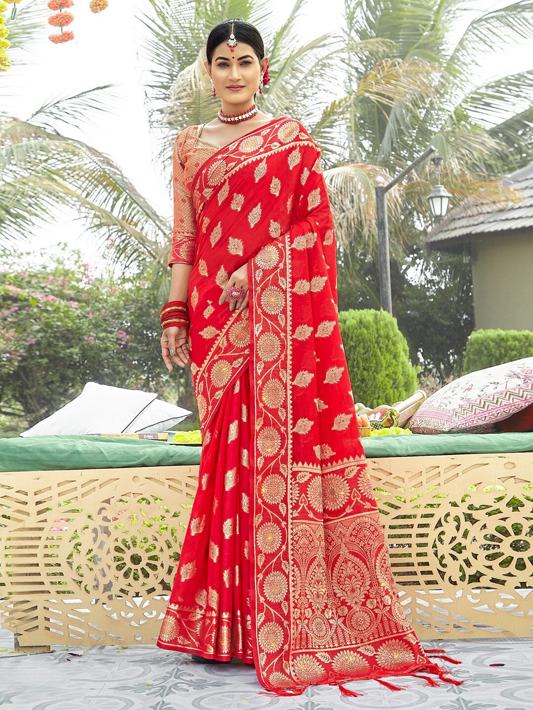 

SANGAM PRINTS Ethnic Motifs Woven Design Organza Saree, Red