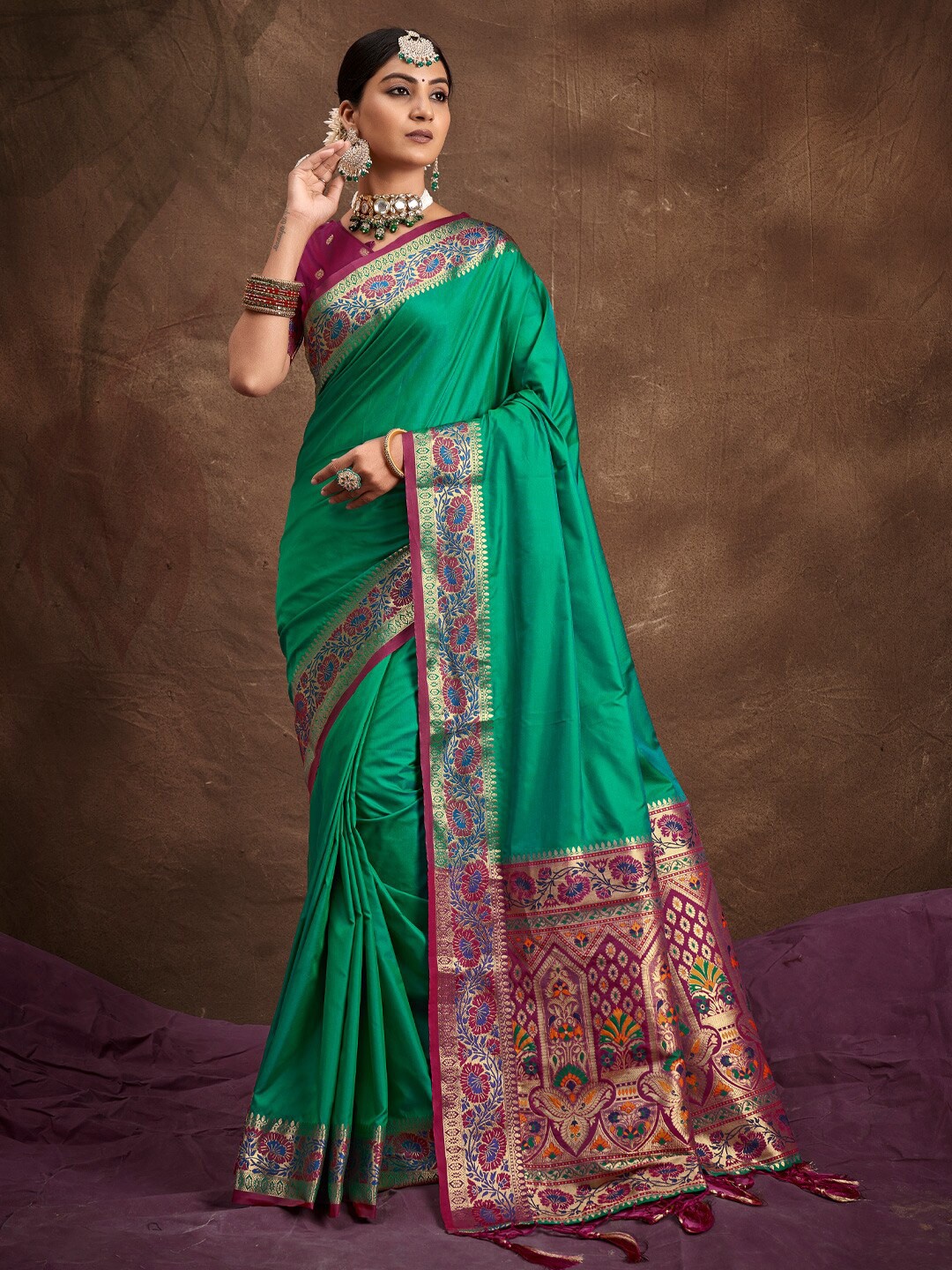 

SANGAM PRINTS Woven Design Zari Pure Silk Banarasi Saree, Green