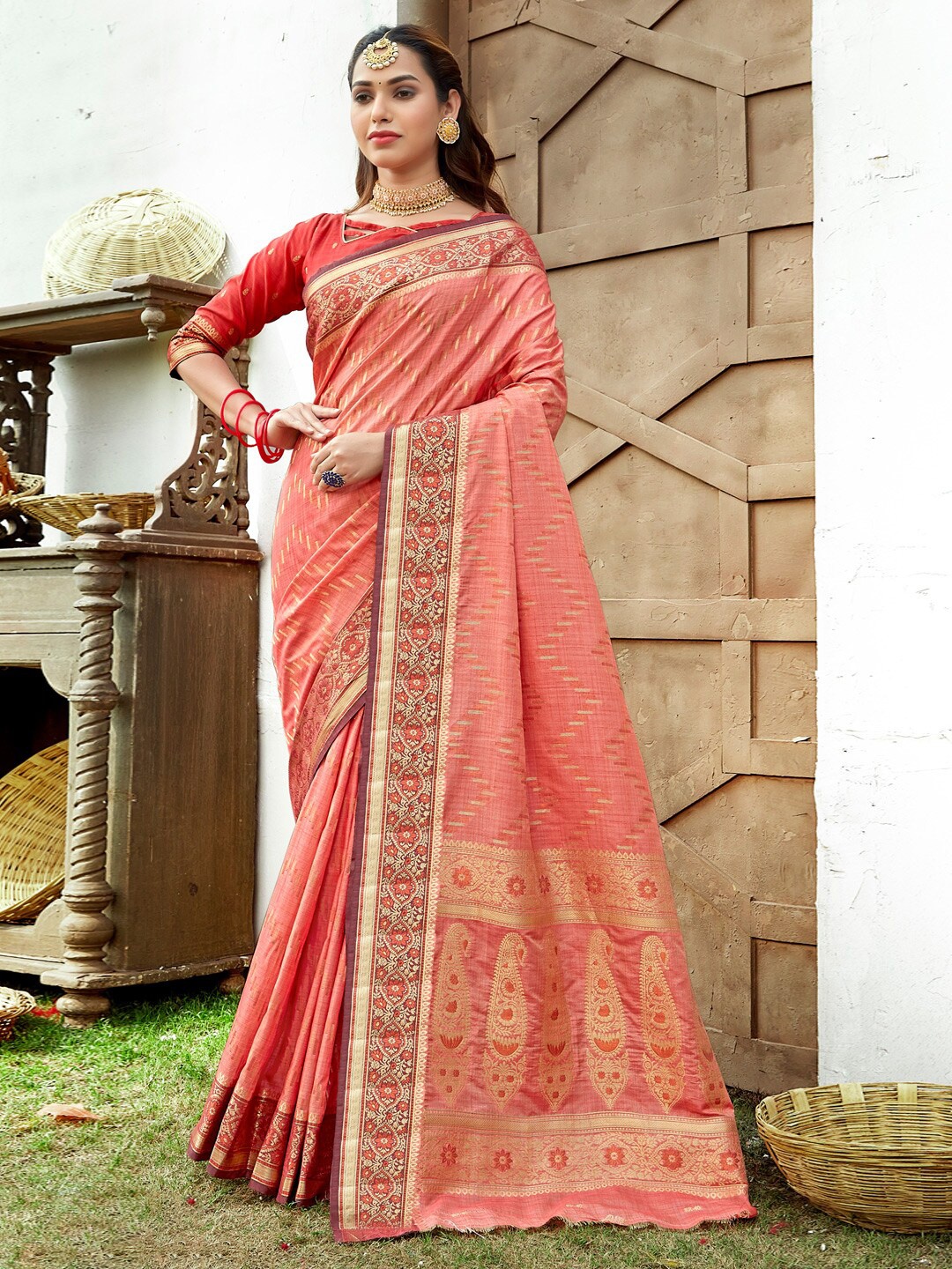 

SANGAM PRINTS Ethnic Motifs Woven Design Zari Saree, Pink