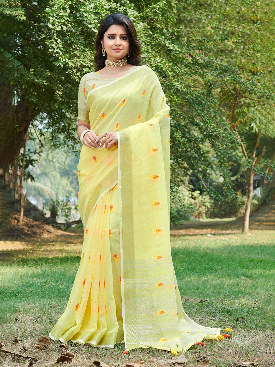 

SANGAM PRINTS Ethnic Motif Woven Design Saree, Yellow
