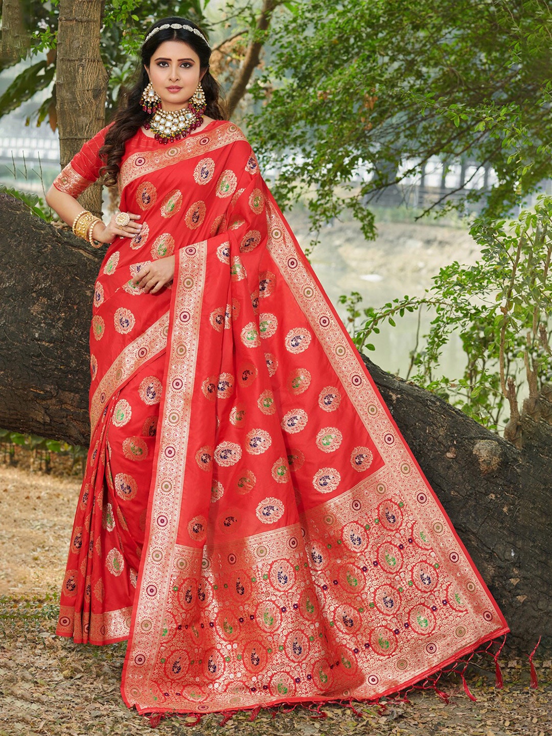 

SANGAM PRINTS Ethnic Motifs Woven Design Zari Saree, Red