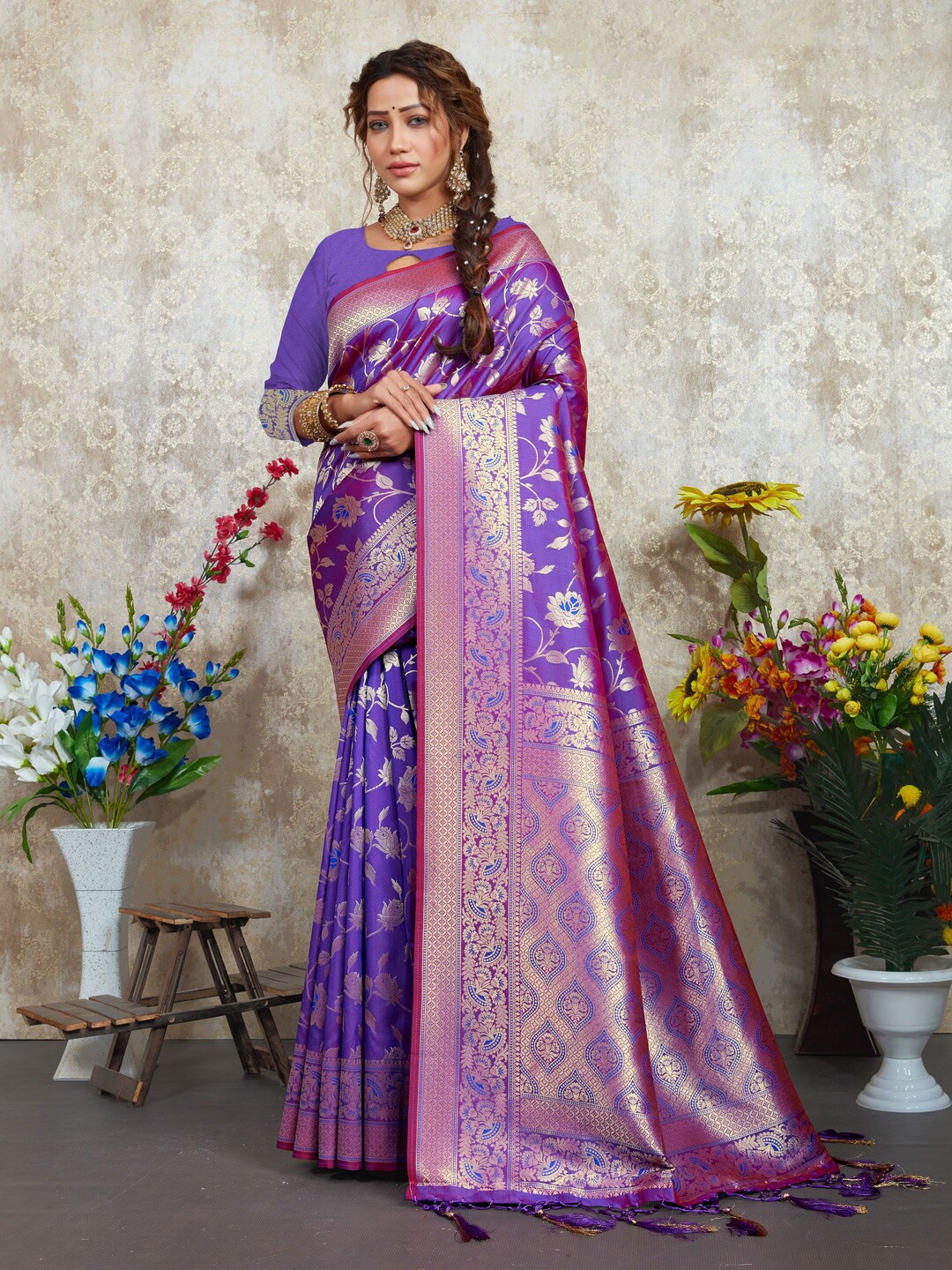 

SANGAM PRINTS Woven Design Zari Silk Blend Saree, Violet