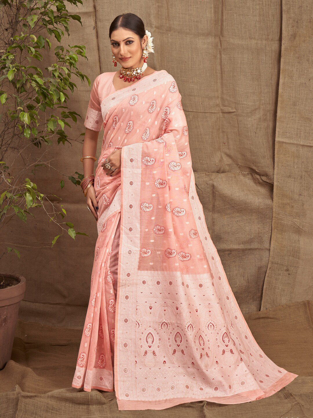 

SANGAM PRINTS Woven Design Zari Saree, Peach