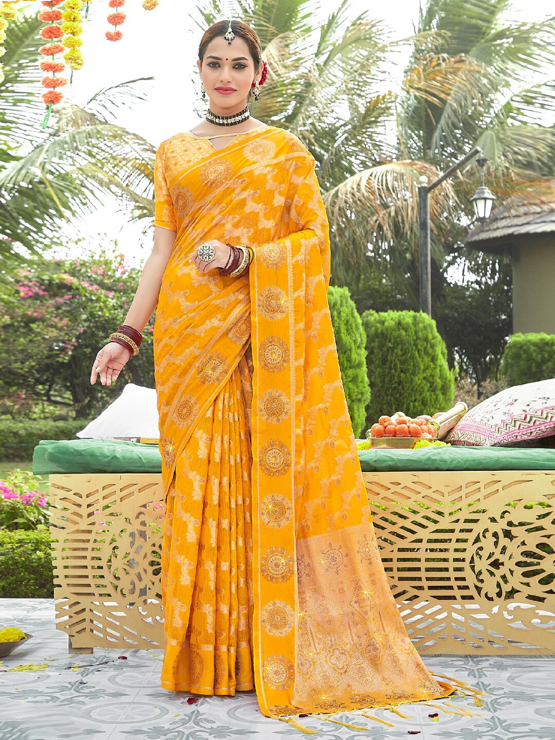 

SANGAM PRINTS Floral Woven Design Zari Organza Saree, Yellow