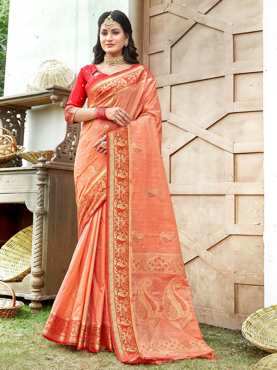 

SANGAM PRINTS Ethnic Motifs Woven Design Zari Saree, Peach