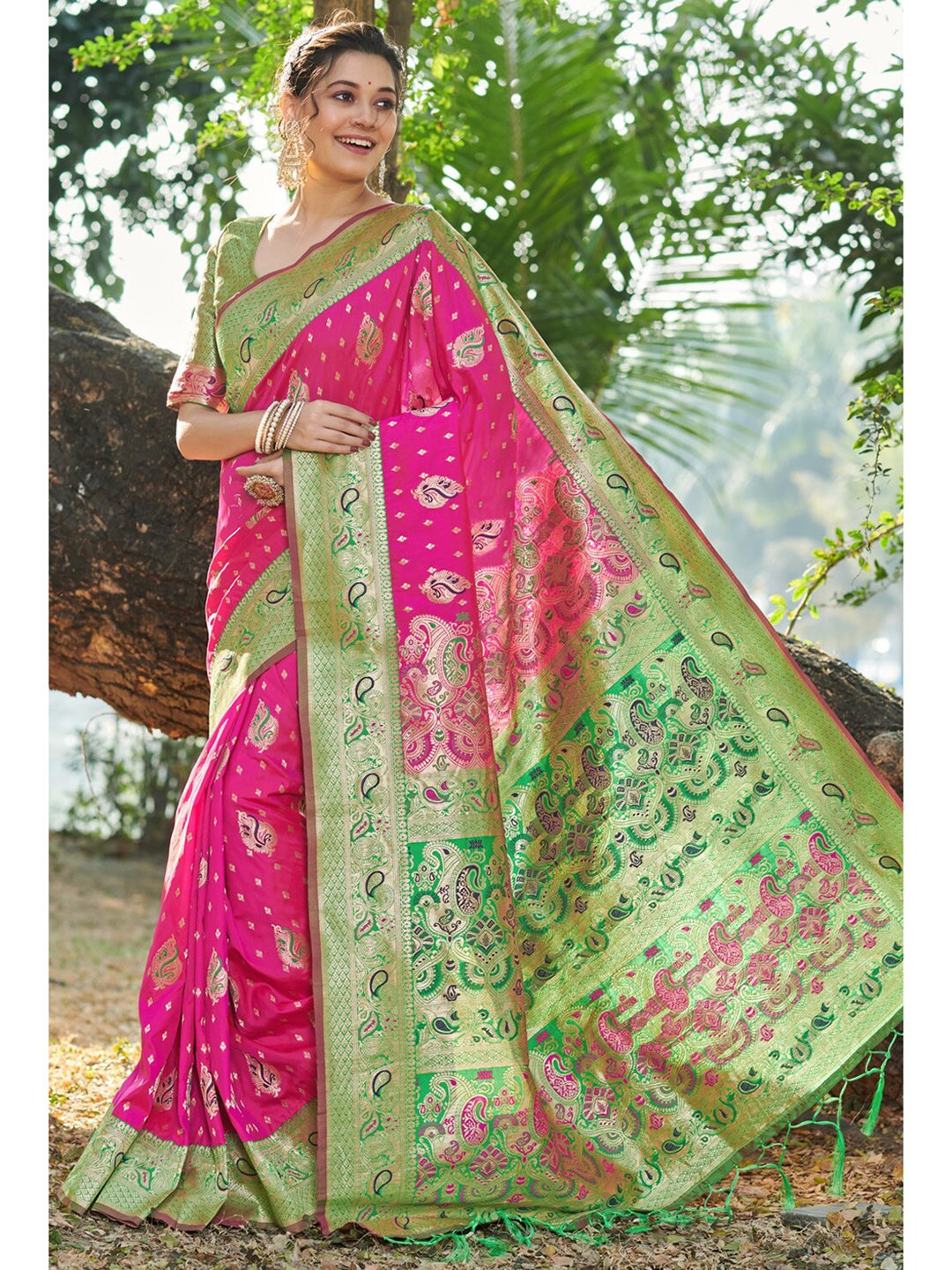 

SANGAM PRINTS Ethnic Motif Woven Design Zari Pure Silk Banarasi Saree, Pink