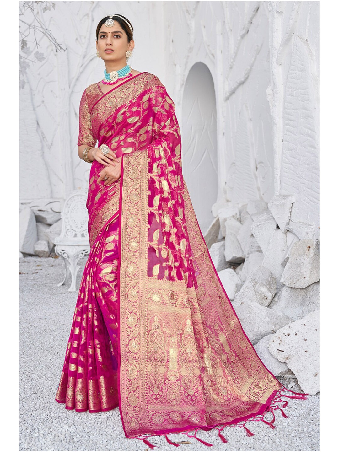 

SANGAM PRINTS Floral Motif Woven Design Zari Organza Saree, Magenta