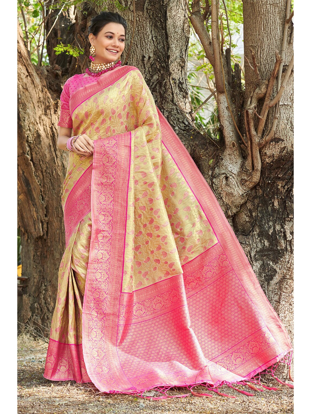 

SANGAM PRINTS Woven Design Zari Pure Silk Kanjeevaram Saree, Cream