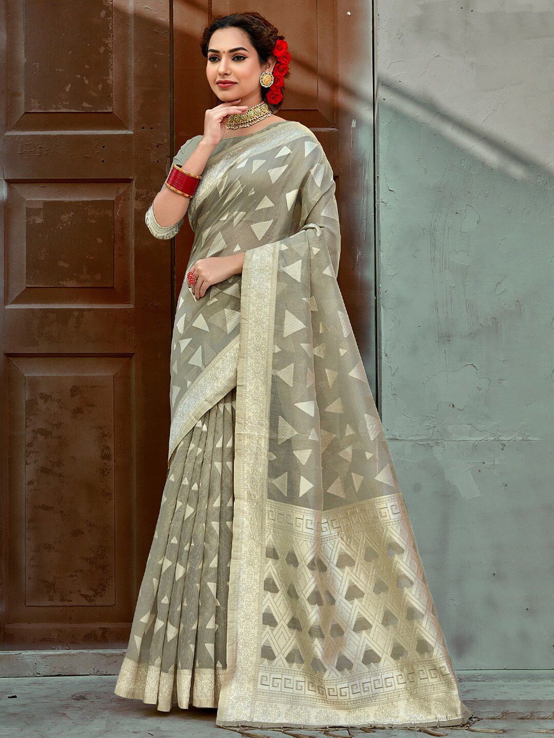 

SANGAM PRINTS Woven Design Zari Saree, Grey