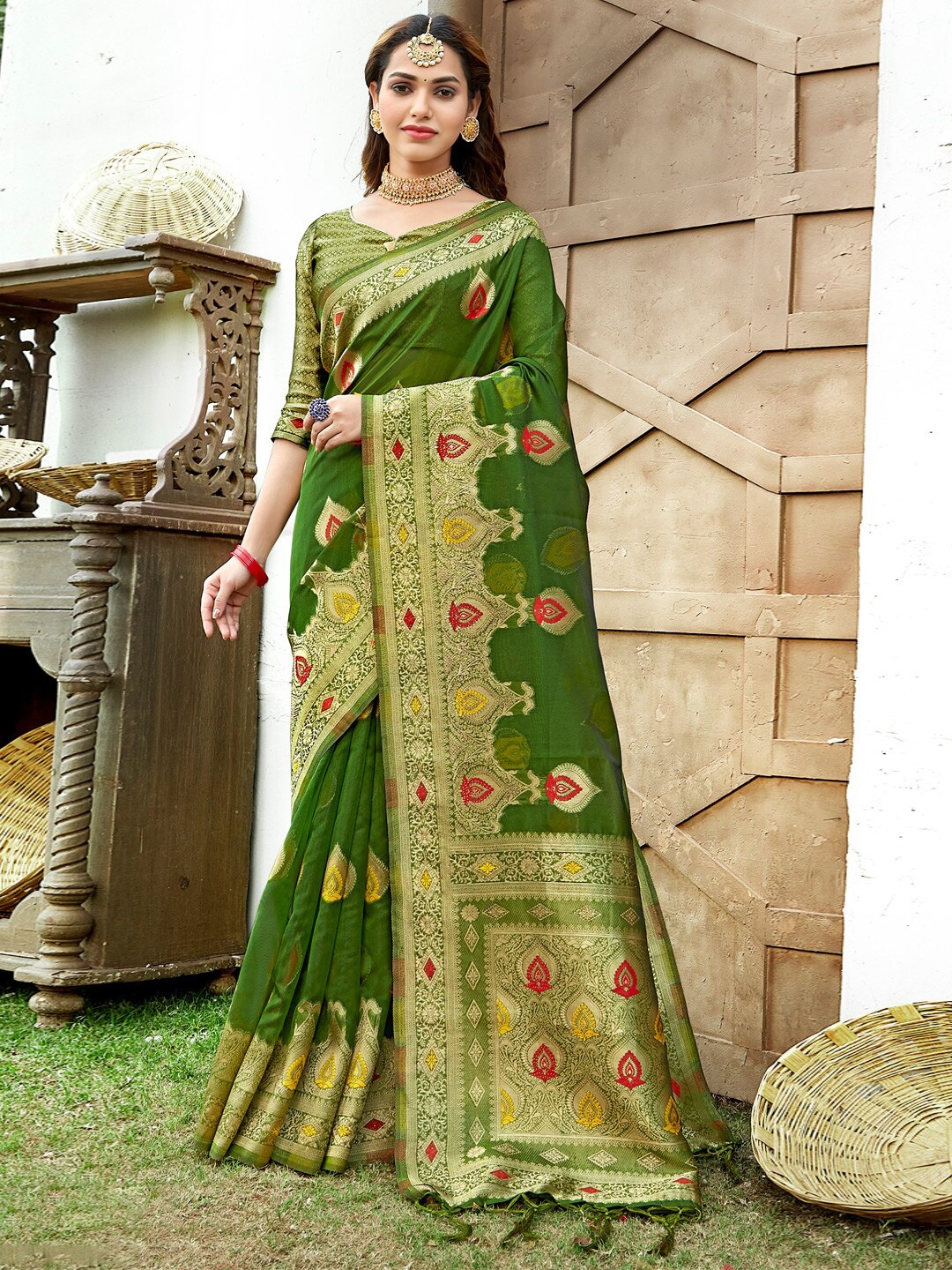 

SANGAM PRINTS Woven Design Zari Saree, Green