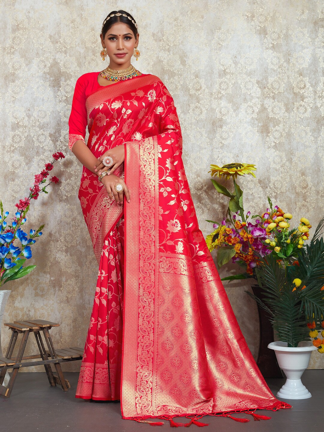 

SANGAM PRINTS Floral Woven Design Zari Silk Blend Saree, Red