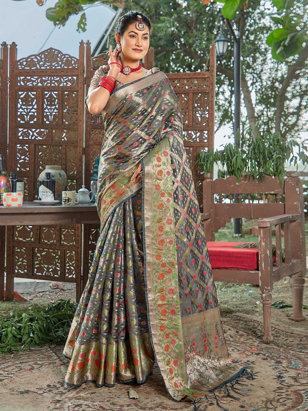 

SANGAM PRINTS Woven Design Zari Organza Saree, Grey