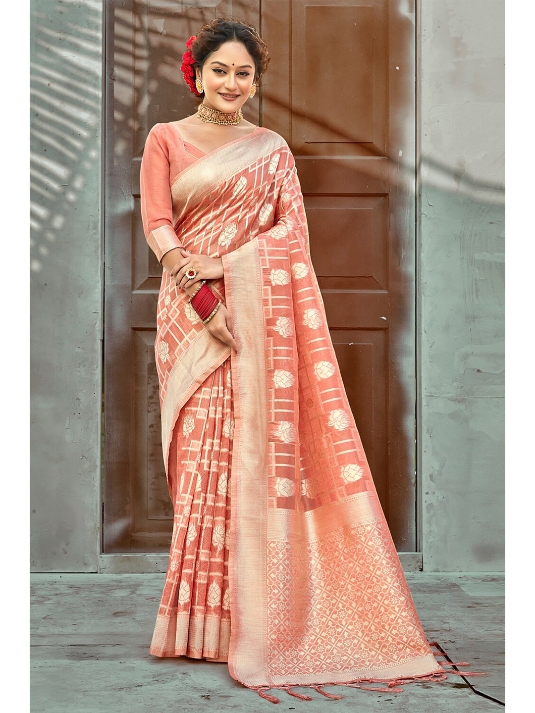 

SANGAM PRINTS Woven Design Zari Organza Saree, Pink