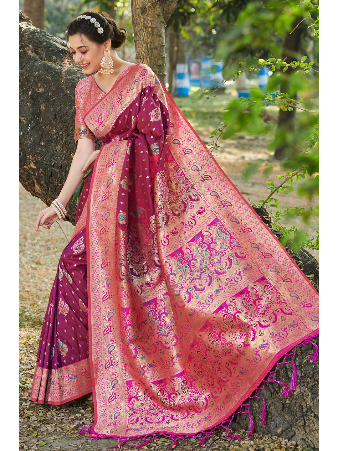 

SANGAM PRINTS Ethnic Motifs Woven Design Zari Pure Silk Banarasi Saree, Purple