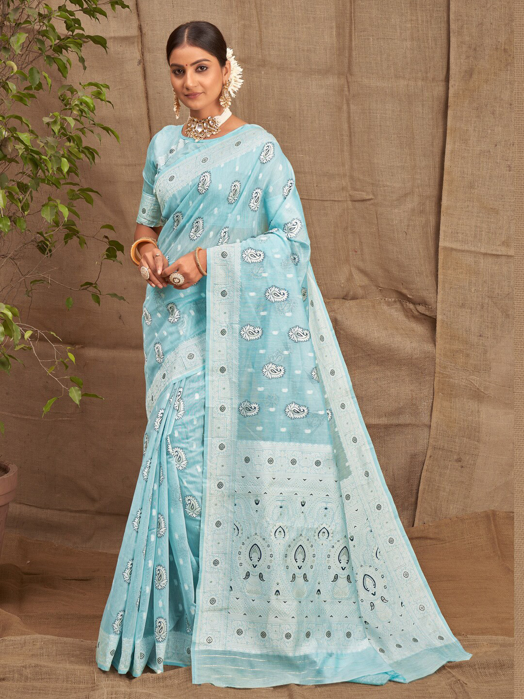 

SANGAM PRINTS Paisley Motif Woven Design Zari Saree, Blue