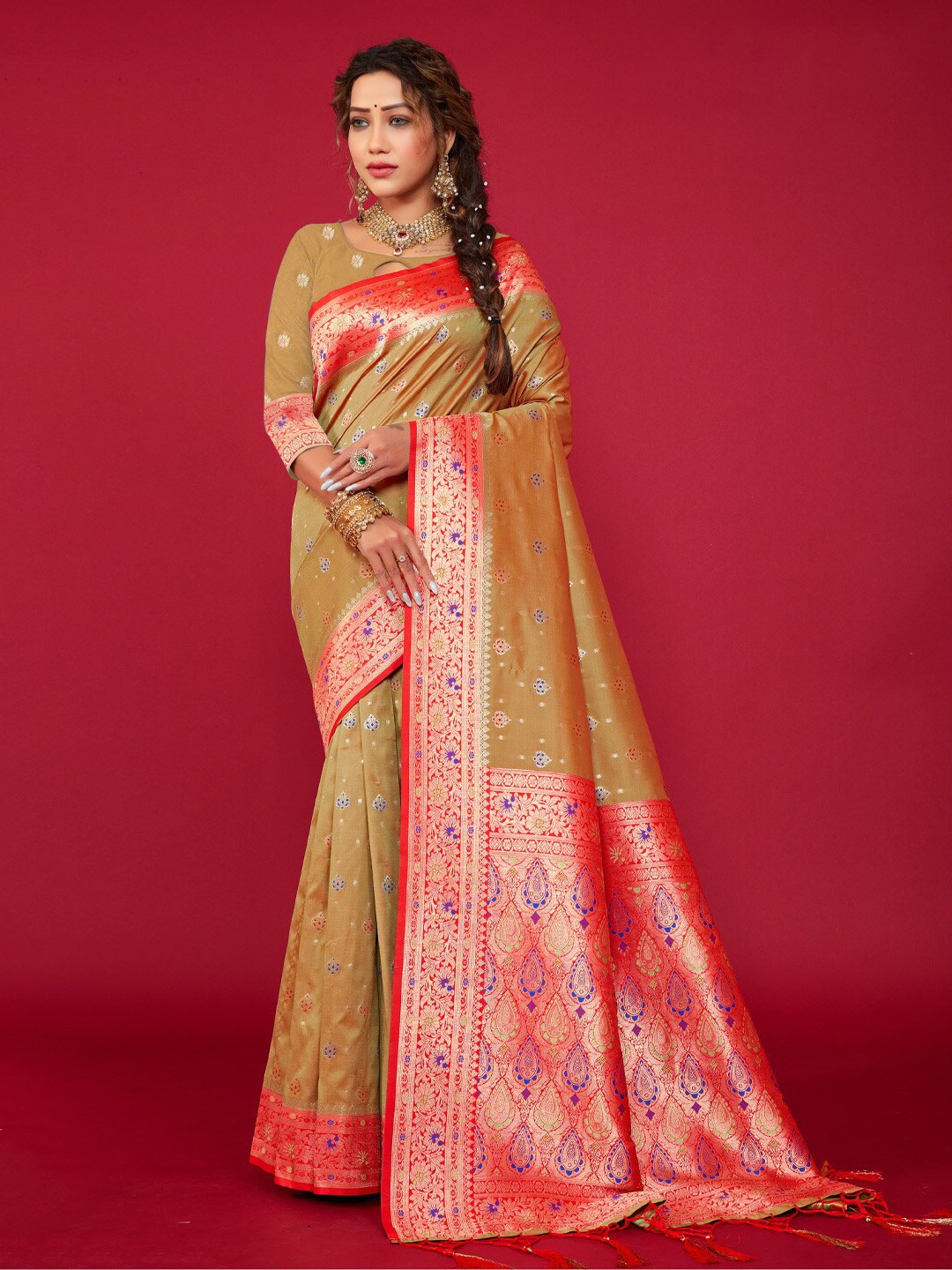 

SANGAM PRINTS Ethnic Woven Design Zari Saree, Cream