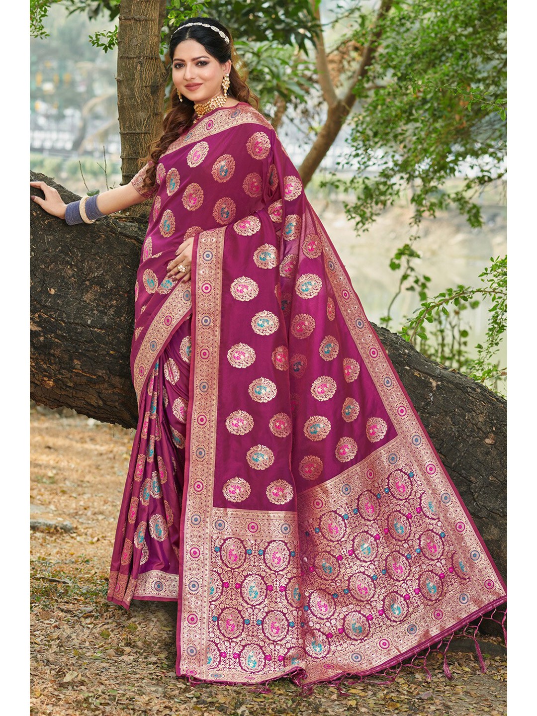 

SANGAM PRINTS Ethnic Motifs Woven Design Zari Organza Saree, Purple